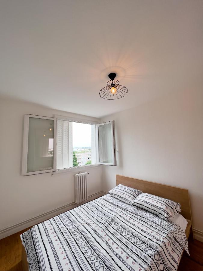 Appartement Spacieux Avec Balcon Saint-Fons Eksteriør billede